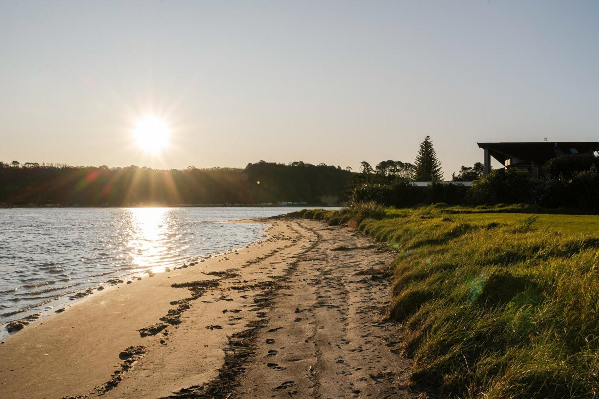 Pukehina Estuary Sunset Views Holiday Home Eksteriør bilde